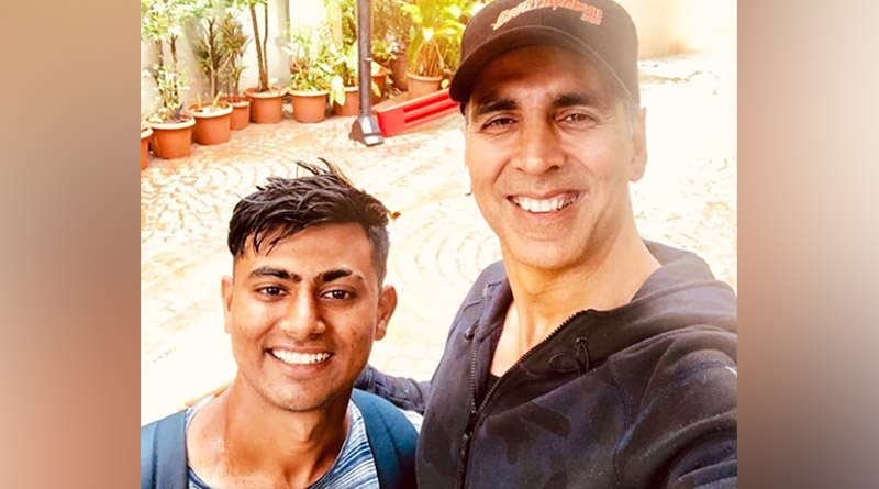 Akshay Kumar fan walked miles away to meet him in Mumbai