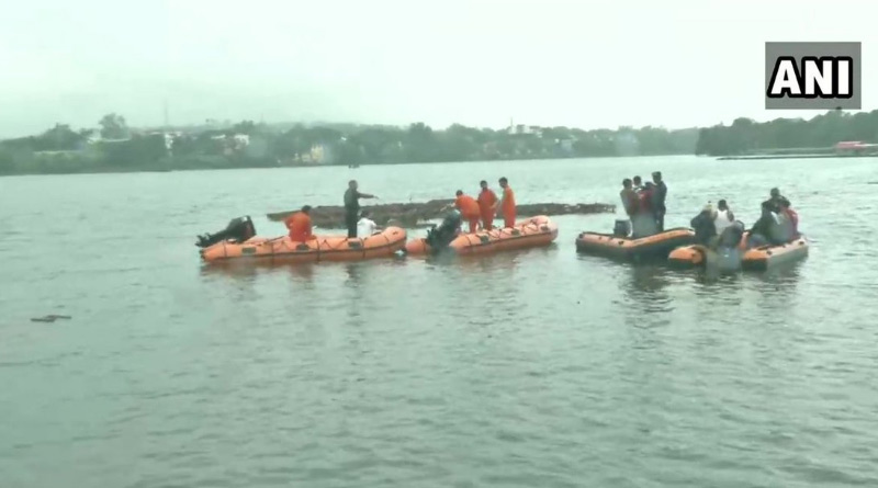 Boat capsizes during Ganpati Visarjan in Bhopal, At least 11 dead