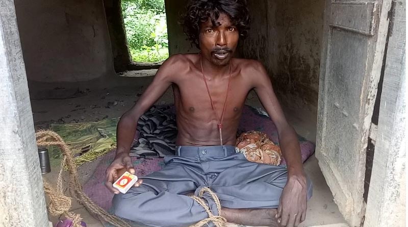 ছেলেধরা সন্দেহে গণপিটুনির জের, মানসিক ভারসাম্যহীন সন্তানকে বেঁধে রাখল মা