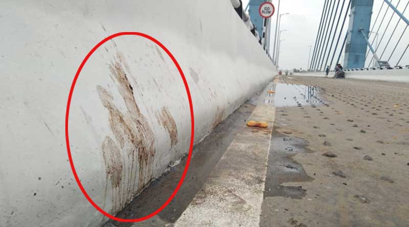 পানের পিকে ঢাকল বর্ধমানের নবনির্মিত রেল উড়ালপুল, ক্ষুব্ধ আমজনতা