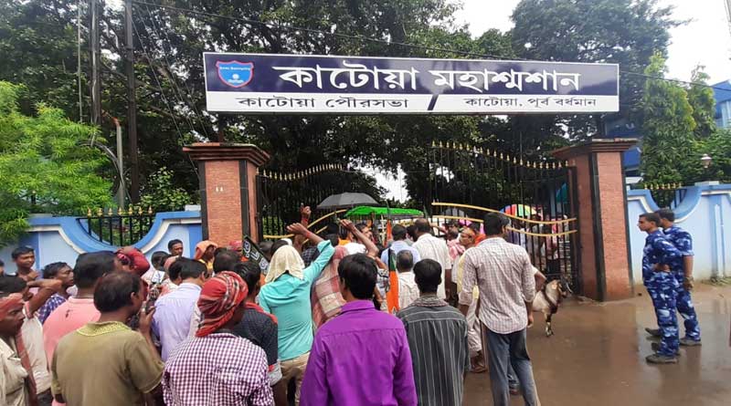 দীর্ঘ টানাপোড়েনের পর কাটোয়া শ্মশানে শেষকৃত্য সম্পন্ন নানুরের নিহত বিজেপি কর্মীর