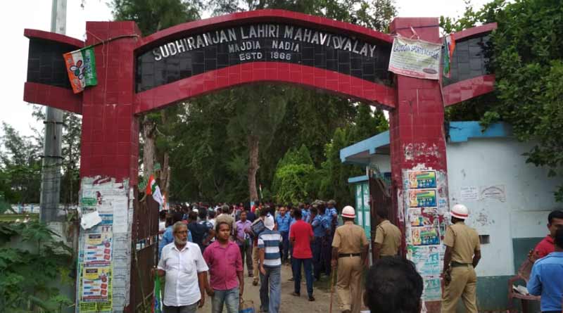 ফের অশান্ত শিক্ষাঙ্গন, ছাত্র সংসদ দখল ঘিরে গুলি-বোমায় রণক্ষেত্র নদিয়ার কলেজ