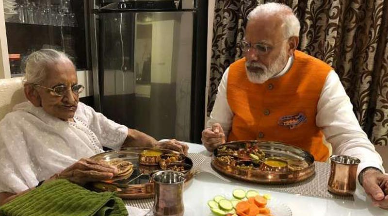 Narendra Modi meets his mother on Birthday at Gujarat
