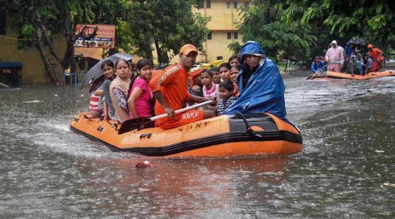 প্রবল বর্ষণে বানভাসী বিহার, জারি লাল সতর্কতা