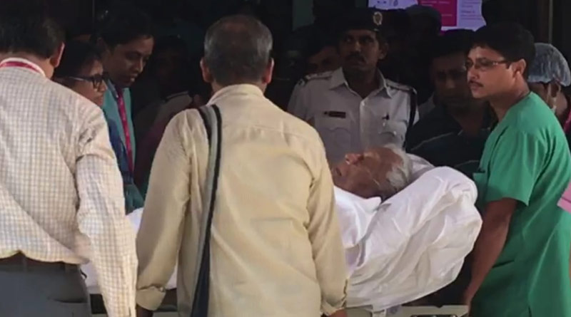 হাসপাতাল থেকে ছাড়া পেলেন প্রাক্তন মুখ্যমন্ত্রী, স্ট্রেচারে শুয়েই ফিরলেন বাড়ি
