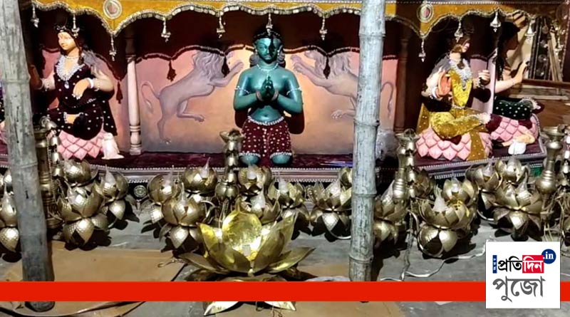 Durga Puja 2019: Chakraberia Sarbojonin puja theme is layers