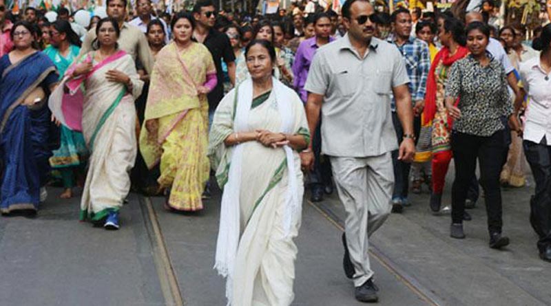এনআরসি বিরোধী মিছিলে মুখ্যমন্ত্রী, নিরাপত্তার জন্য টেন্ডার ডেকে যাত্রাপথে বসল ব্যারিকেড