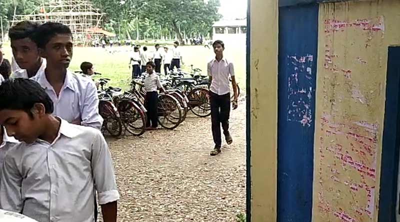 বিজেপি সাংসদ শান্তনু ঠাকুরের বিরদ্ধে কাটমানির পোস্টার, চাঞ্চল্য গাইঘাটায়