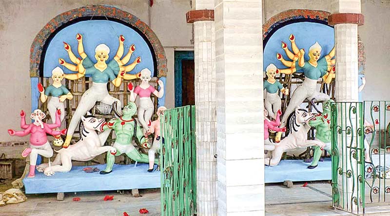 শতবর্ষ পুরনো প্রথা আজও অটুট, কাটোয়ার ভট্টাচার্য বাড়িতে পূজিত হন জোড়া দুর্গা