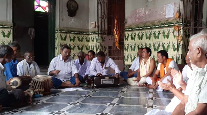 Panchokot Palace is surrounded by the classical music in Puja like before