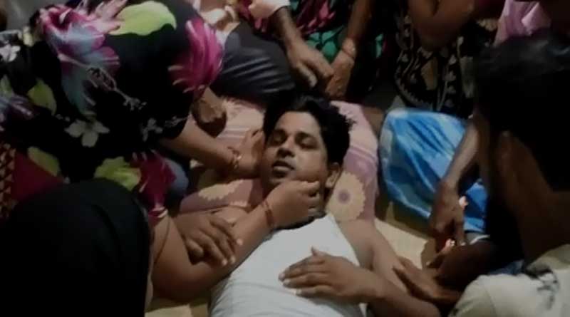 প্রকাশ্যে গোষ্ঠীদ্বন্দ্ব, তৃণমূল কর্মীকে লক্ষ্য করে বোমাবাজিতে উত্তপ্ত ক্যানিং