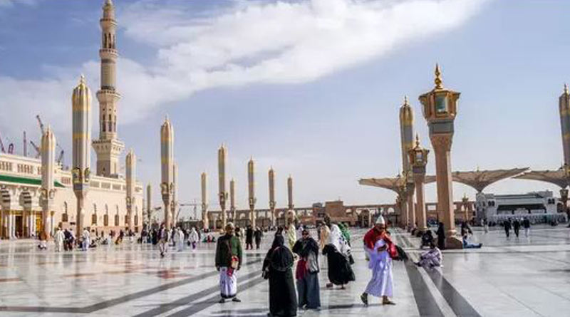 In a first Saudi Arabia introduces tourist visa, relaxes dress code