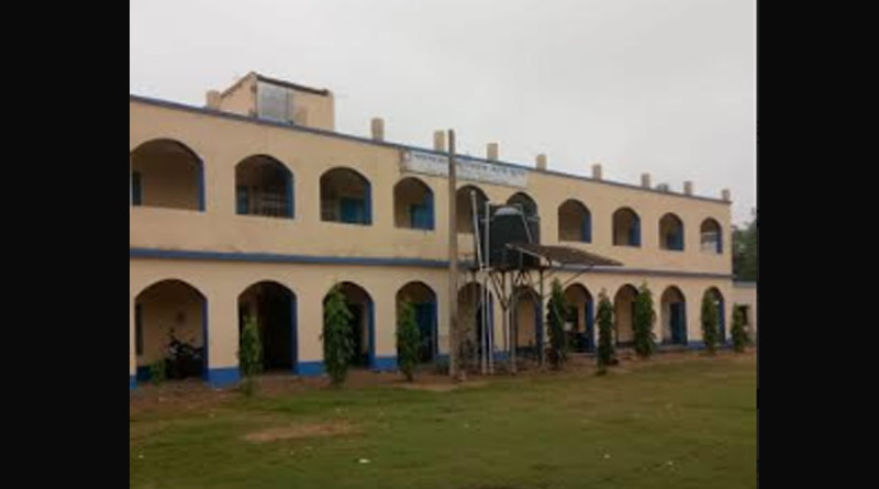 স্কুলের জলের ট্যাঙ্কে মিলল মরা টিকটিকি, পড়ুয়াদের স্বাস্থ্য নিয়ে উদ্বিগ্ন প্রধান শিক্ষক