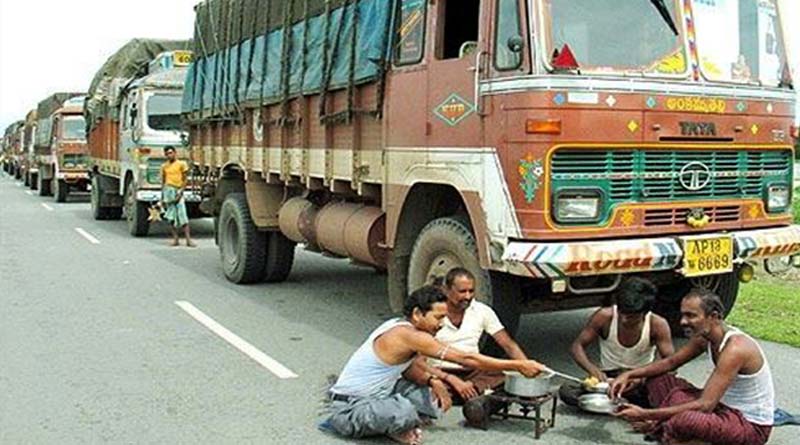 Truck drivers wearing lungi to invite Rs 2,000 fine in UP