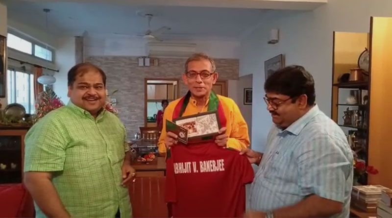 Mohun Bagan honored Abhijit Banerjee with Lifetime membership