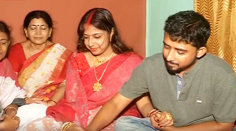 Love at first sight! Couple ties knot on Maha Ashtami