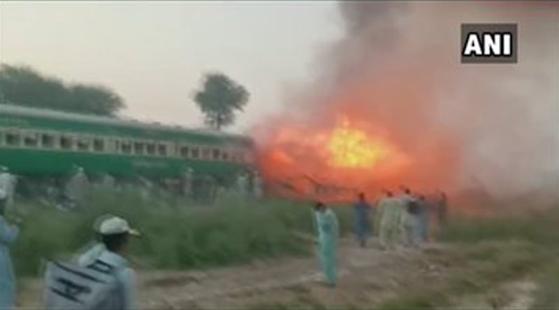 Fire kills at least 73 passengers aboard Tejgaum Express in Pakistan