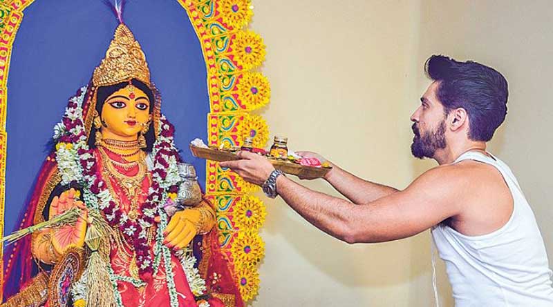 স্ত্রী গৌরীর আদলে আজও লক্ষ্মী পূজিতা উত্তমকুমারের ঘরে