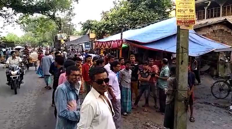 ধারে চা দিতে অস্বীকার, মহিলা বিক্রেতাকে বেধড়ক মারধর যুবকের