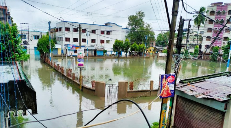 মালদহের ৫ ব্লকের লক্ষাধিক মানুষ জলবন্দি, বাড়ছে আতঙ্ক