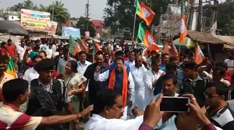 Sangkalp Yatra of Mukul Roy has been attacked by TMC in Nadia