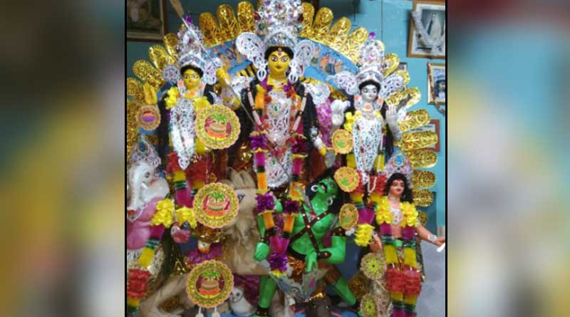 রীতি মেনে রায়চৌধুরি বাড়িতে পূজিতা হন দ্বিভুজা দুর্গা, বিশেষ আকর্ষণ ভোগ