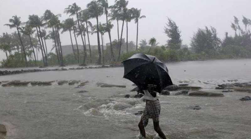 পদ্মাপারে তাণ্ডব চালাচ্ছে ঘূর্ণিঝড় বুলবুল, ব্যাপক ক্ষতি খুলনা-সাতক্ষীরায়