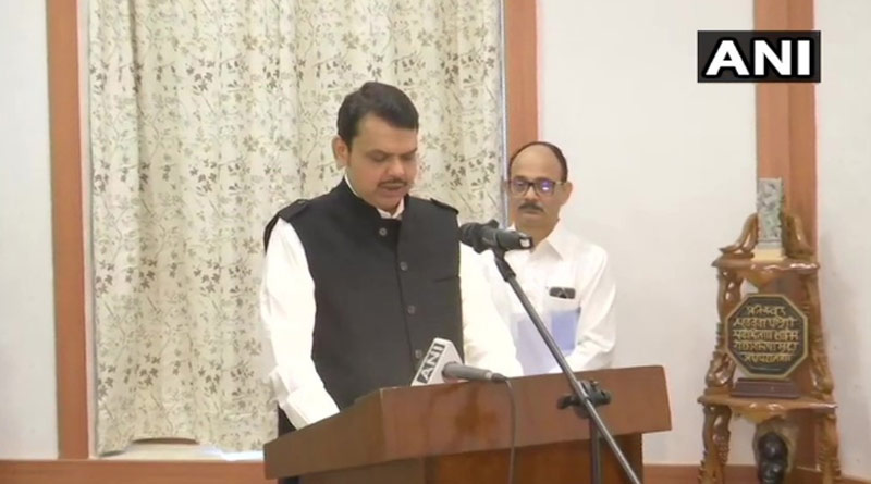 মহারাষ্ট্রের সরকার গঠনে মহানাটকীয় মোড়, ফের মুখ্যমন্ত্রী পদে শপথ দেবেন্দ্র ফড়ণবিসের