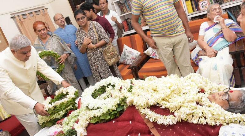 WB Governor Jagdeep Dhankhar paying homage to Nabaneeta Dev Sen