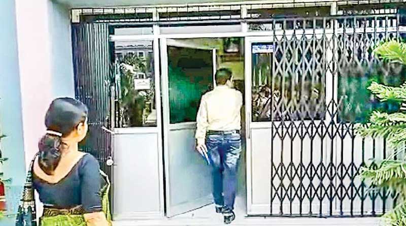 Bolpur school shuts gate following uniform violation row