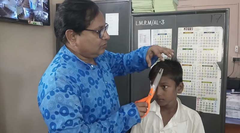 বাহারি হেয়ার স্টাইল! শিক্ষা দিতে ছাত্রদের চুল কাটলেন প্রধান শিক্ষক