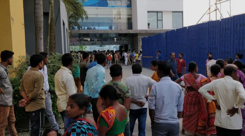 চিকিৎসার গাফিলতিতে শিশুমৃত্যুর অভিযোগ, নার্সিংহোমে ভাঙচুর পরিজনদের
