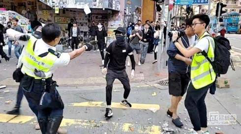honhkong police protester clash