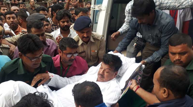 শারীরিক অবস্থা স্থিতিশীল, চিকিৎসার জন্য কলকাতার পথে মন্ত্রী রবীন্দ্রনাথ ঘোষ