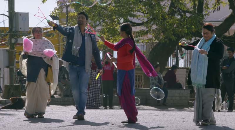 এক ছক ভাঙা সম্পর্কের গল্প উঠে এল ‘সাঁঝবাতি’র টিজারে