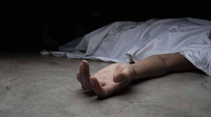 A Man was found dead in front of his house at Bansdroni, Kolkata | Sangbad Pratidin