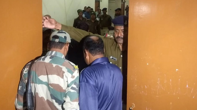 Chhattisgarh cop on poll duty in Jharkhand guns down commander