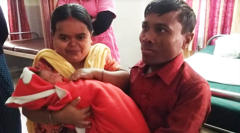 বিরল ঘটনা, আড়াই ফুটের বাবা ও দু’ফুটের মায়ের সুস্থ সন্তানকে ঘিরে শোরগোল শিলিগুড়িতে