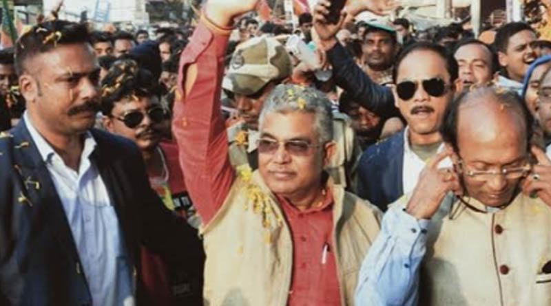 ‘সন্ত্রাসবাদীদের জন্য মিছিল করছেন, আপনি ওপারে চলে যান’, মমতাকে কটাক্ষ দিলীপের
