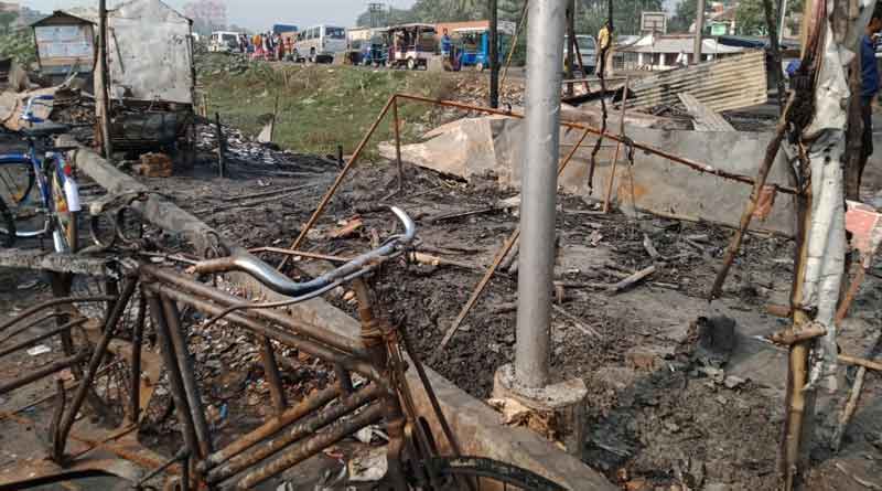19 shops set on fire at Bagnan, 4 fire engines controlled within two hours