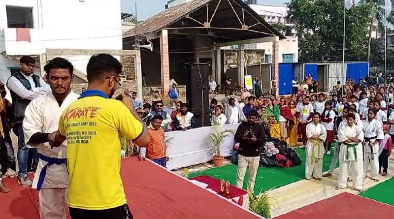 নারী সুরক্ষায় নজর, ক্যারাটে প্রশিক্ষণ শিবিরের আয়োজন রানাঘাট পুরসভার চেয়ারম্যানের