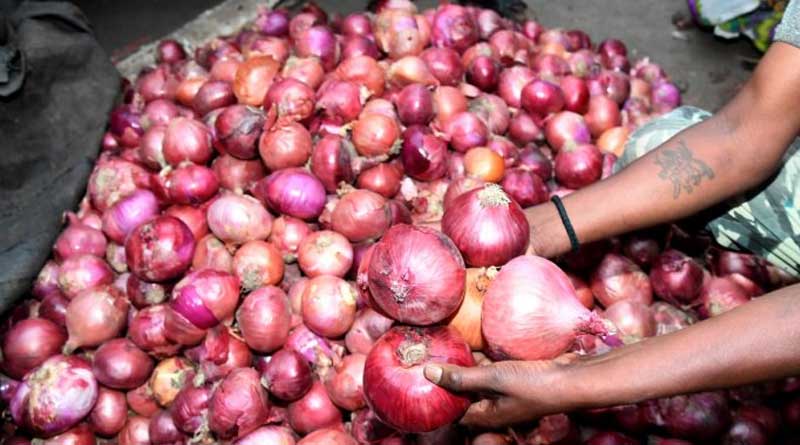 ration shop owners don't want to sale onion after price decrease