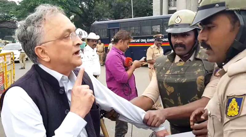 ‘গণতন্ত্রের কণ্ঠরোধ’, ইতিহাসবিদ রামচন্দ্র গুহকে আটক নিয়ে নিন্দায় বিদ্বজ্জনরা
