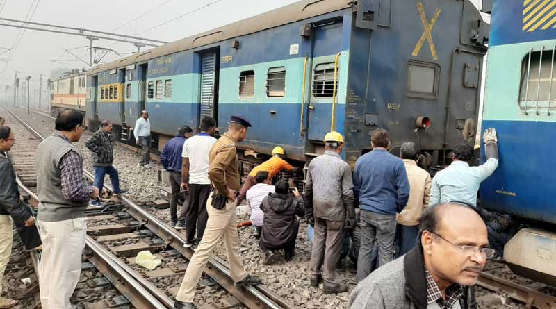 লাইনচ্যুত ব্ল্যাক ডায়মন্ড এক্সপ্রেসের একটি কামরা, দুর্ঘটনার কারণ ঘিরে প্রশ্ন