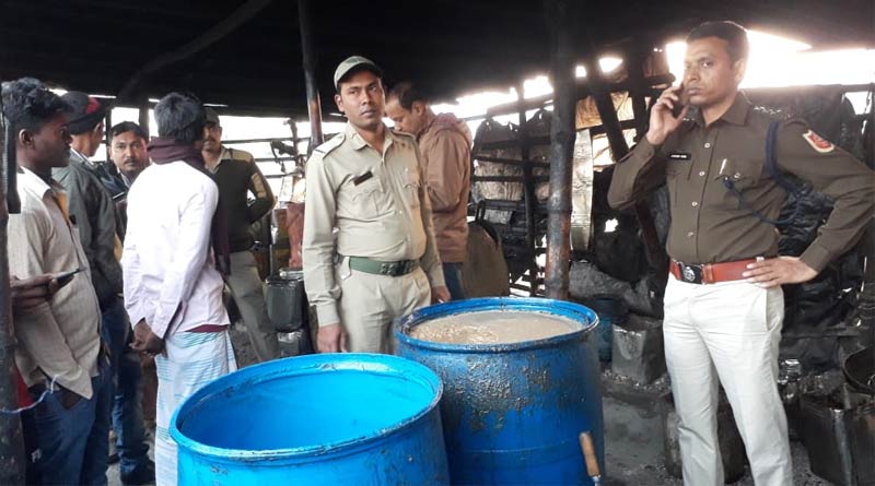 পুলিশের তৎপরতায় নকল ঘি তৈরির রমরমা কারবারের পর্দাফাঁস, আটক ২