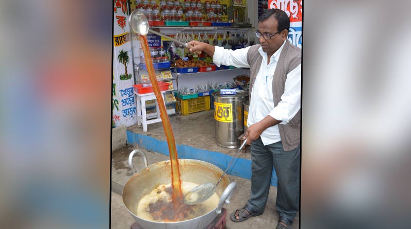 Sugar free palm molasses sells in Burdwan's market