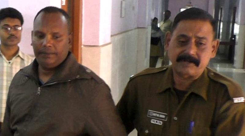 বাড়িতে বল খুঁজতে যাওয়ায় কিশোরকে বেধড়ক মার, শূন্যে গুলি প্রাক্তন সেনাকর্মীর