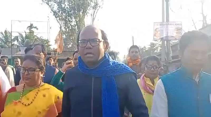 সভায় যাওয়ার পথে বাধার মুখে বিজেপি নেতৃত্ব, কোচবিহারে আটক সায়ন্তন বসু