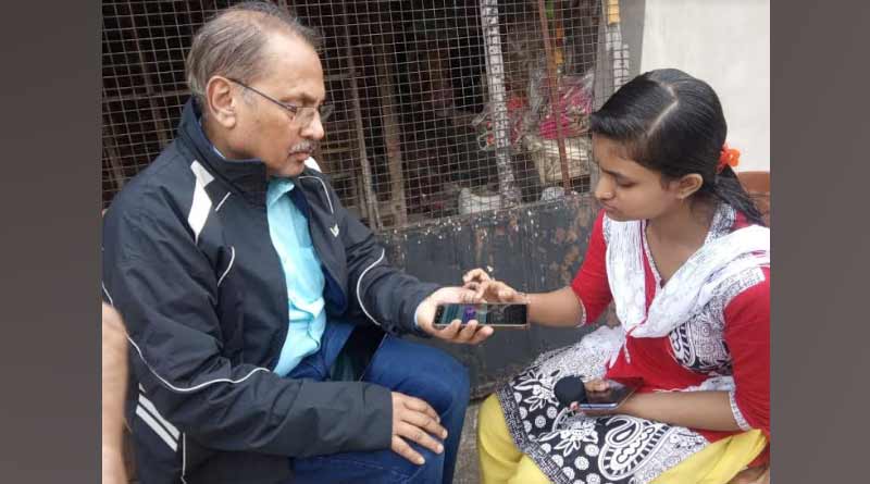 A man of burdwan innovate a smartphone for deaf and dumb