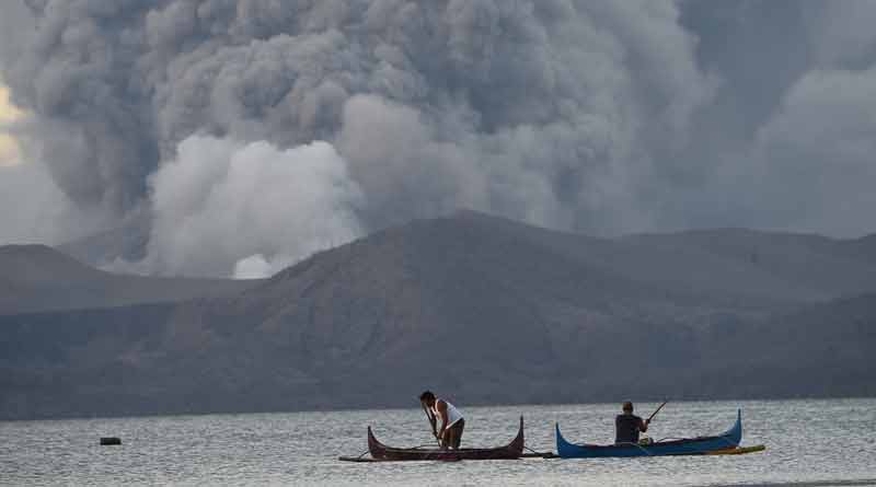 Underwater explosion into Lake Taal, Philippines spreading fear